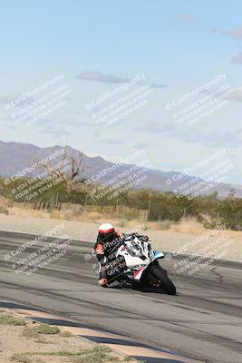 media/Nov-16-2025-Race Pace (Sun) [[8c5fa54630]]/Verified Riders/4-Turn 3 Inside (1050am)/